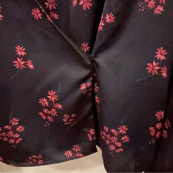 Keepsake Infinity Long Sleeve Wrap Blouse Top Black Ditsy Size XS New w Defects - Picture 3 of 6